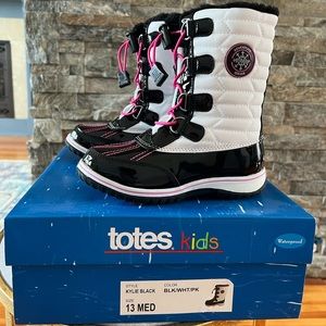 Totes Kids - Girls boots size 13